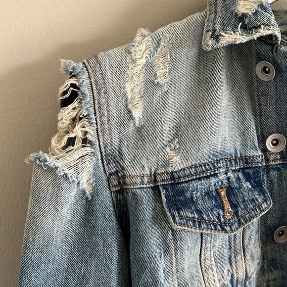 Zara Distressed Denim Jacket - Picture 4 of 7